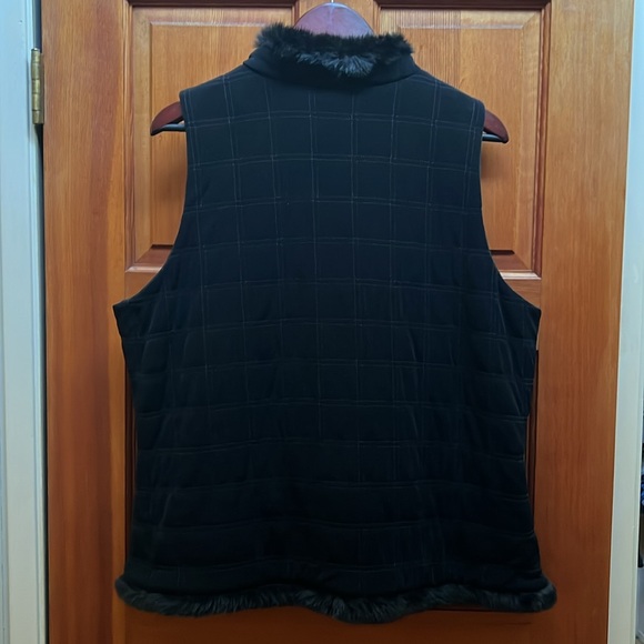Chicos Faux Fur Traveler Trim Vest Quilted 4 hook/eye front closures Sz. 3=XL/16 - Picture 6 of 16